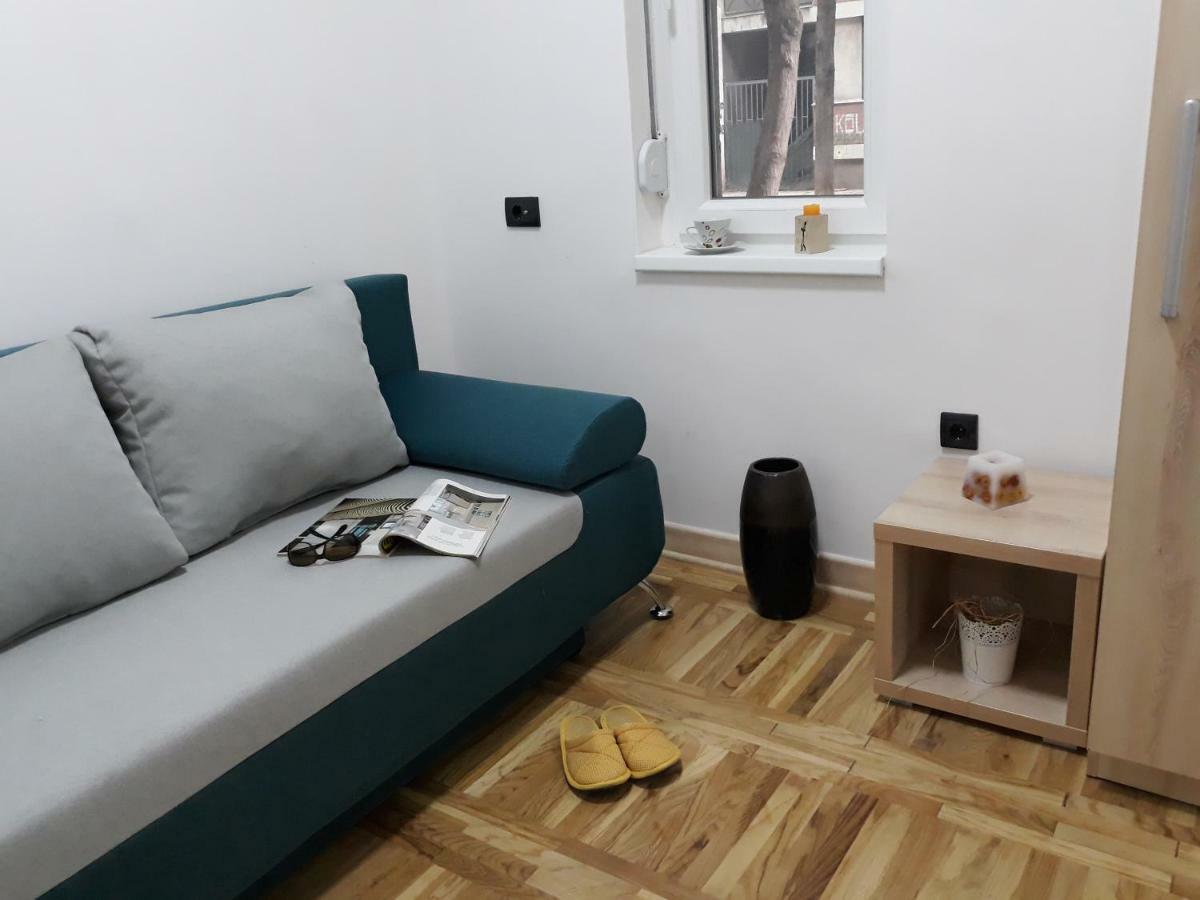 Sweet Yellow Apartment 贝尔格莱德 外观 照片