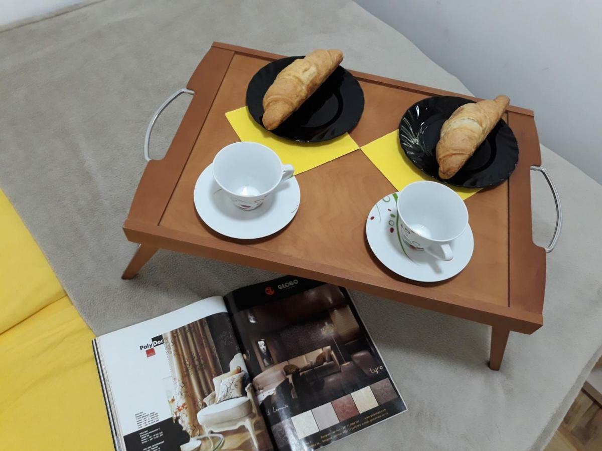 Sweet Yellow Apartment 贝尔格莱德 外观 照片